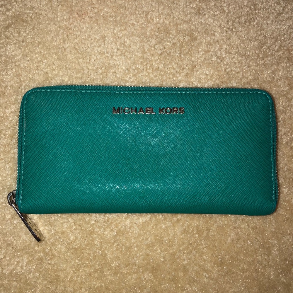 Michael kors long wallet